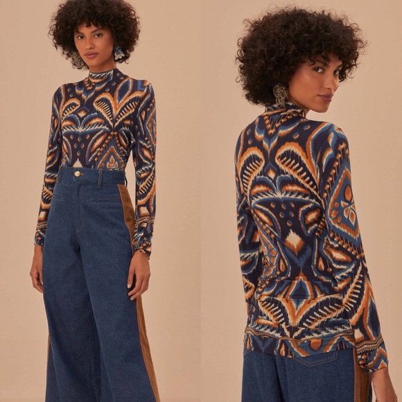 FARM Rio Tops - Farm Rio Pineapple Ikat Blue Jersey Blouse Size Large